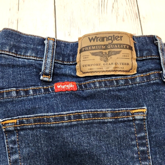 Wrangler Blue Jeans 38 x 30 Relaxed Fit - Picture 2 of 7